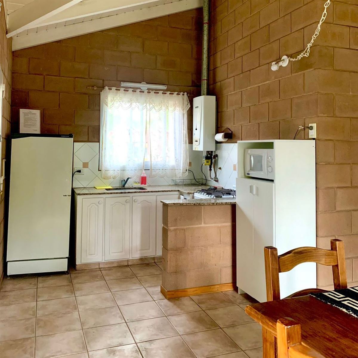 Cabaña de dos dormitorios - Cocina | Las Marías cabañas - Panaholma - Traslasierra Cabaña de dos dormitorios - Cocina | Las Marías cabañas - Panaholma - Traslasierra